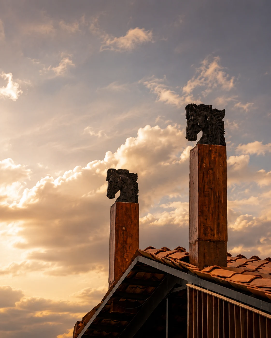 La arquitectura de Mata de Uva bajo la luz dorada del atardecer